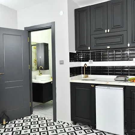 Central Luxury 40
